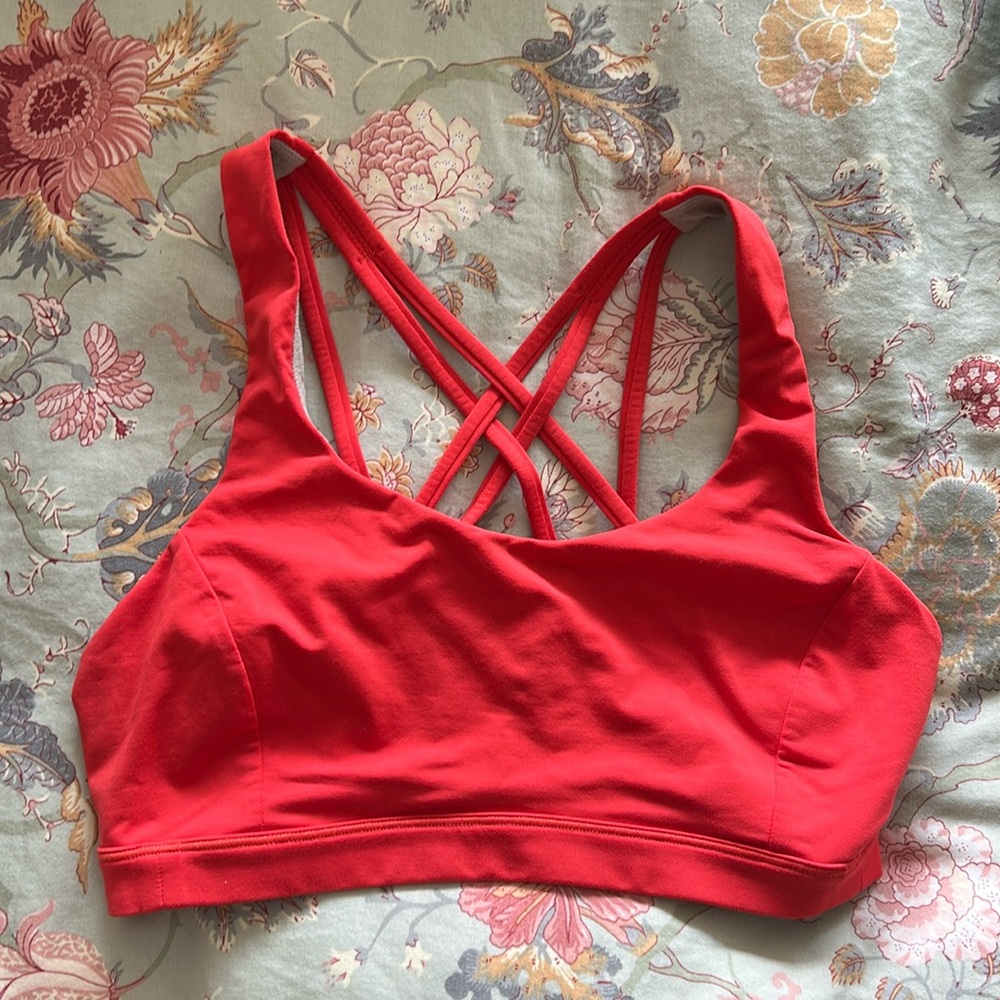 Lululemon sports bra size 6